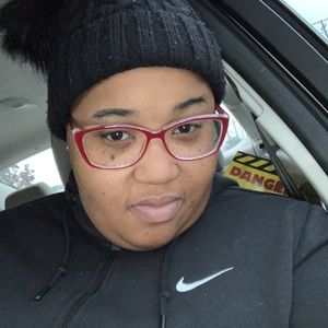 Meet your Posher, Kendra